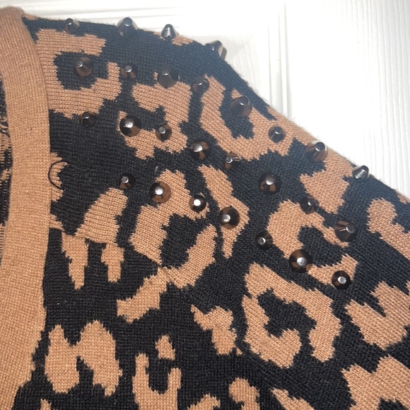 Forever21 button down cheetah print sweater - Picture 3 of 3